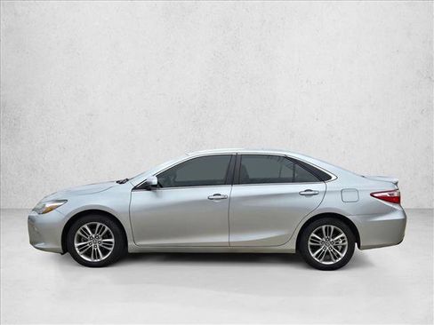Used 2015 Toyota Camry SE FWD image 7