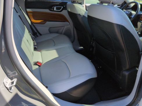 Used 2022 Jeep Compass Limited w/ Sun and Sound Group image 19