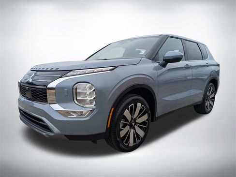 New 2025 Mitsubishi Outlander SE image 7