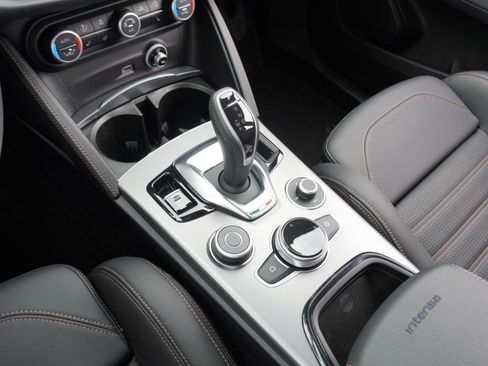 Used 2025 Alfa Romeo Stelvio Sprint AWD/4WD image 20