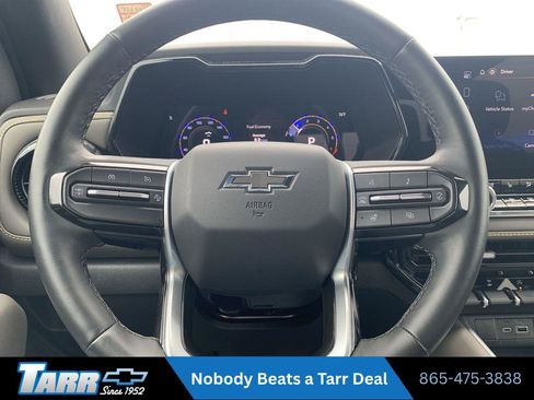 Used 2025 Chevrolet Colorado ZR2 w/ Technology Package AWD/4WD image 11