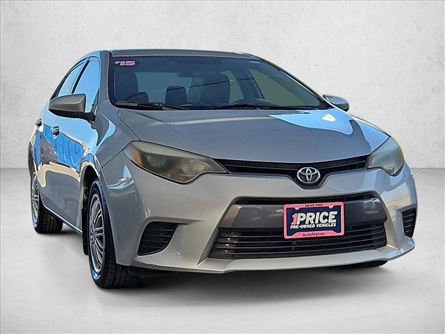 Used 2015 Toyota Corolla LE FWD image 3