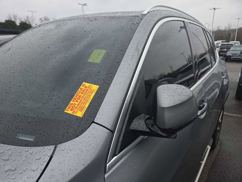 Used 2024 BMW X5 sDrive40i w/ Premium Package image 12