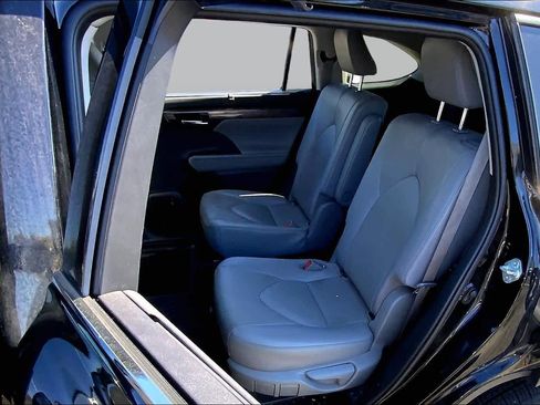Used 2020 Toyota Highlander Limited AWD/4WD image 21