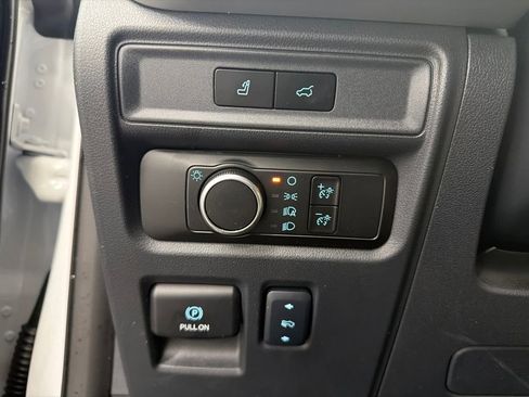 Used 2024 Ford Expedition Max XLT image 33