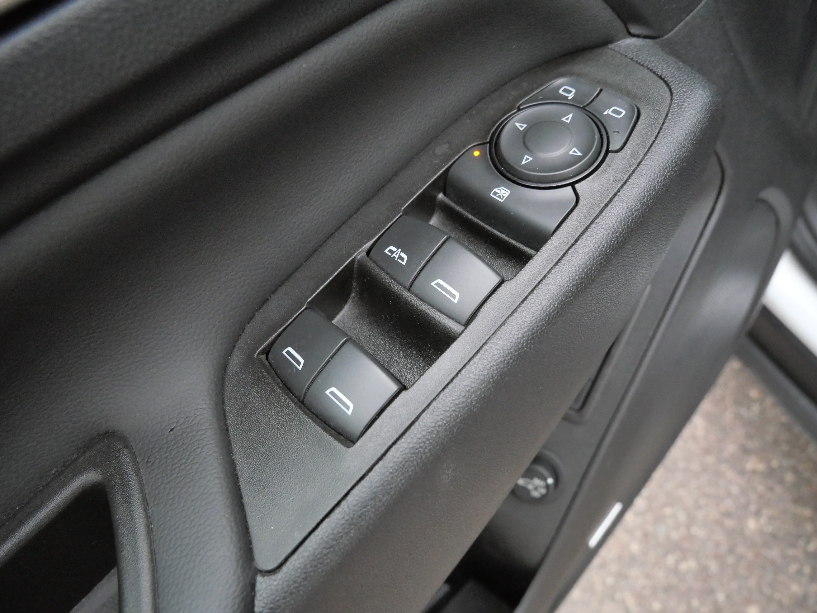 Used 2021 Chevrolet Equinox Premier AWD/4WD image 19