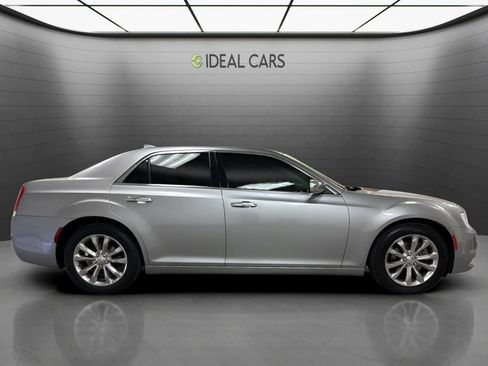 Used 2018 Chrysler 300 Limited w/ Safetytec Plus Group AWD/4WD image 4