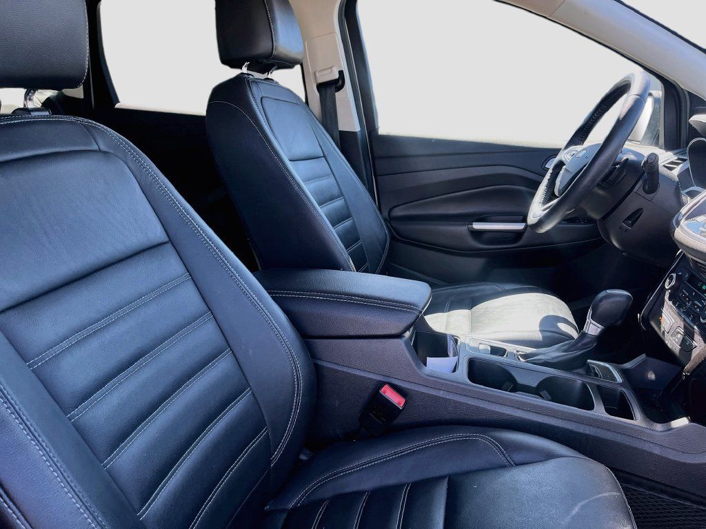 Used 2017 Ford Escape Titanium FWD image 29