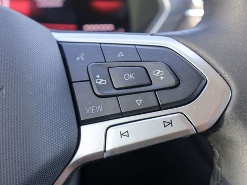 Used 2024 Volkswagen Tiguan SE image 14