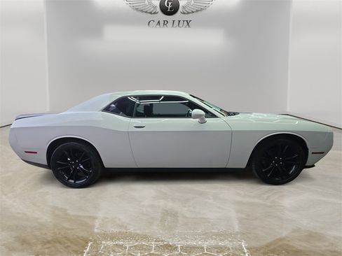 Used 2016 Dodge Challenger R/T w/ Driver Convenience Group image 6
