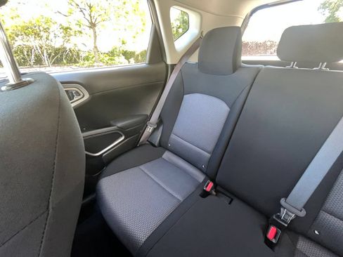 Used 2025 Kia Soul LX w/ LX Technology Package FWD image 32
