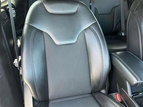 Used 2022 Jeep Compass Altitude w/ Sun and Sound Group image 25