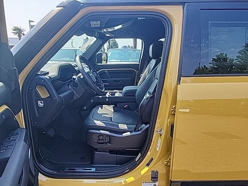 New 2026 Land Rover Defender 110 AWD/4WD image 8