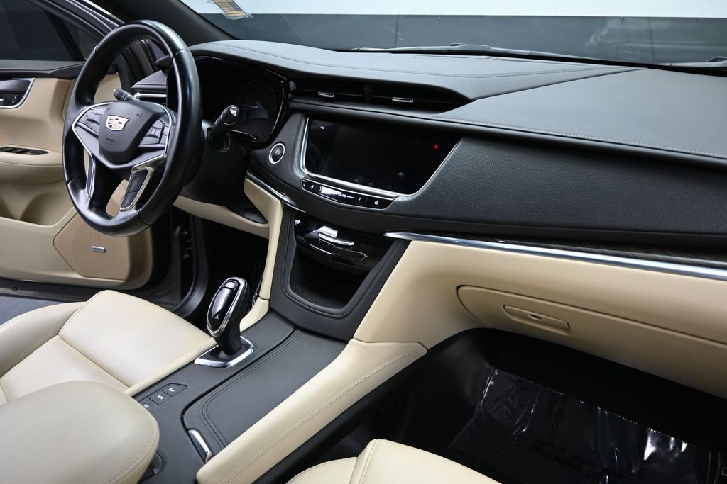 Used 2019 Cadillac XT5 AWD image 25