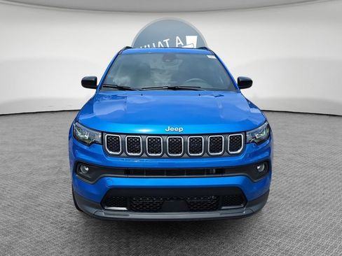 Used 2023 Jeep Compass Latitude w/ Convenience Group AWD/4WD image 9