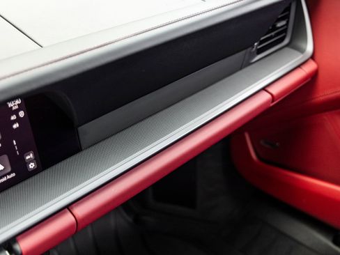 Used 2025 Porsche 911 Carrera w/ Premium Package image 35