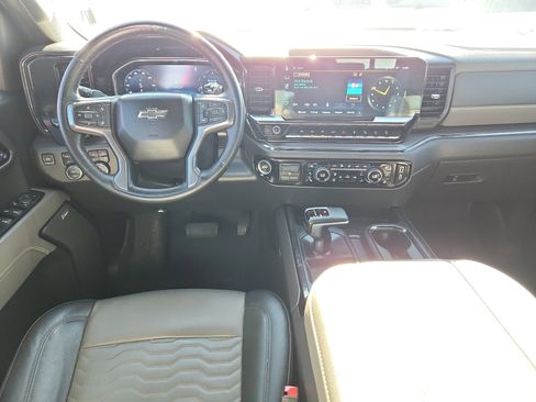 Used 2023 Chevrolet Silverado 1500 ZR2 w/ Technology Package image 11