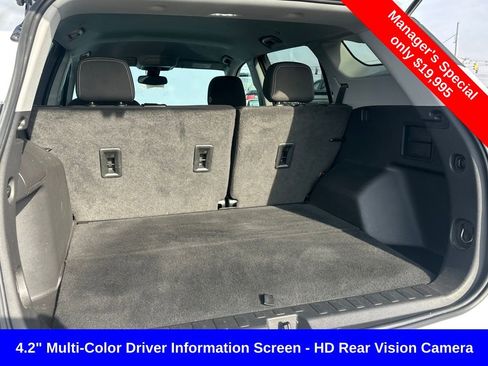 Used 2023 GMC Terrain SLE w/ Driver Convenience Package image 10