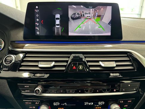 Used 2019 BMW 530i w/ Convenience Package image 39