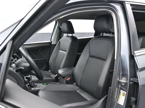 Used 2023 Volkswagen Tiguan SE FWD image 10