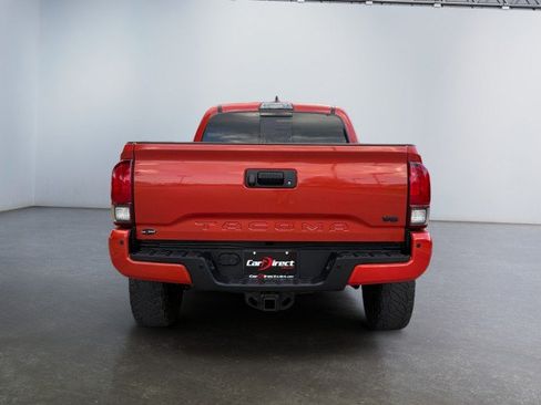 Used 2018 Toyota Tacoma TRD Sport w/ Technology Package AWD/4WD image 15