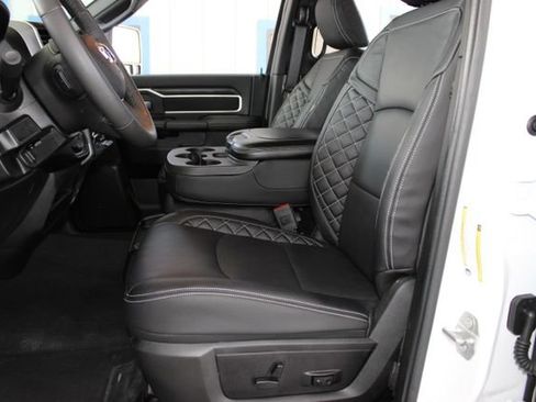 Used 2025 RAM 2500 Big Horn AWD/4WD image 21