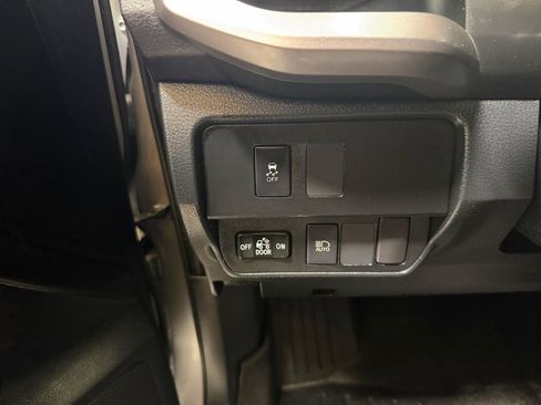 Used 2022 Toyota Tacoma SR5 AWD/4WD image 14