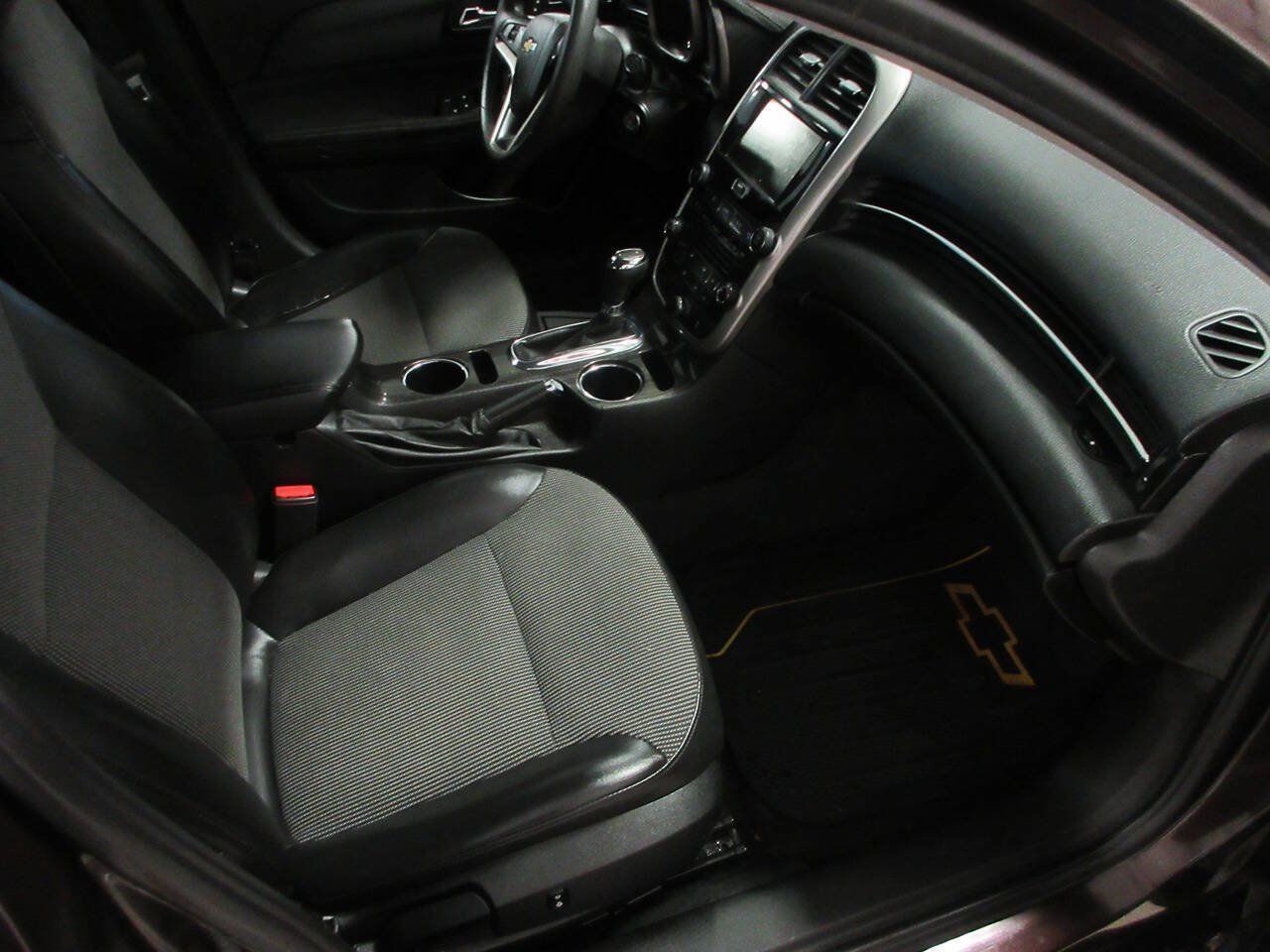 Used 2015 Chevrolet Malibu LT FWD image 8