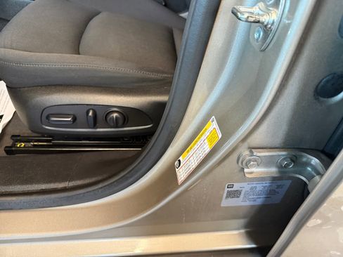 Used 2024 Chevrolet Malibu LT FWD image 25