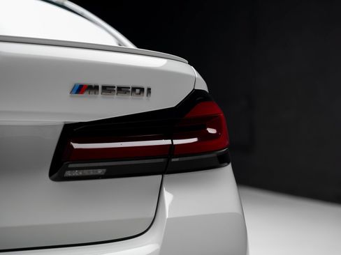 Used 2023 BMW M550i xDrive AWD/4WD image 28