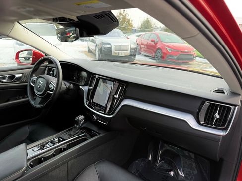 Used 2019 Volvo S60 T5 Momentum image 27