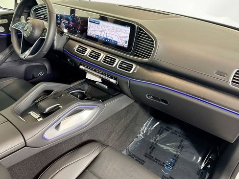 New 2026 Mercedes-Benz GLS 450 4MATIC image 28