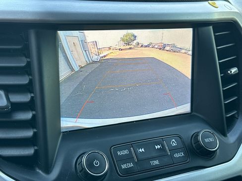 Used 2019 GMC Acadia SLT AWD/4WD image 21