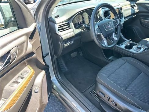Certified 2023 GMC Acadia SLE w/ Driver Convenience Package AWD/4WD image 13