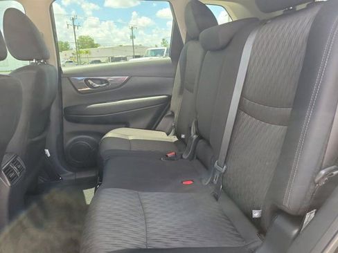 Used 2020 Nissan Rogue SV FWD image 17