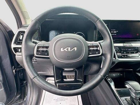 Certified 2023 Kia Sorento SX Prestige AWD/4WD image 11