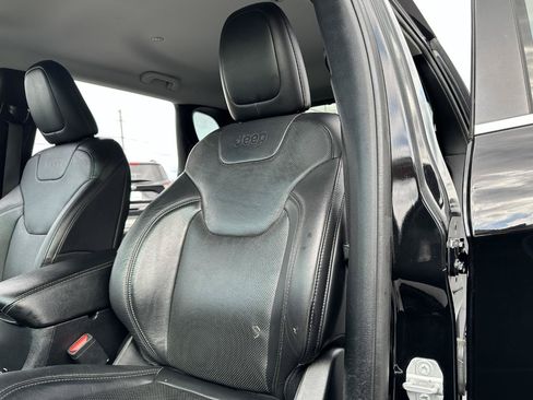 Used 2020 Jeep Cherokee Limited AWD/4WD image 28