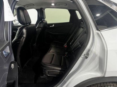 Used 2025 Ford Escape Platinum AWD/4WD image 18