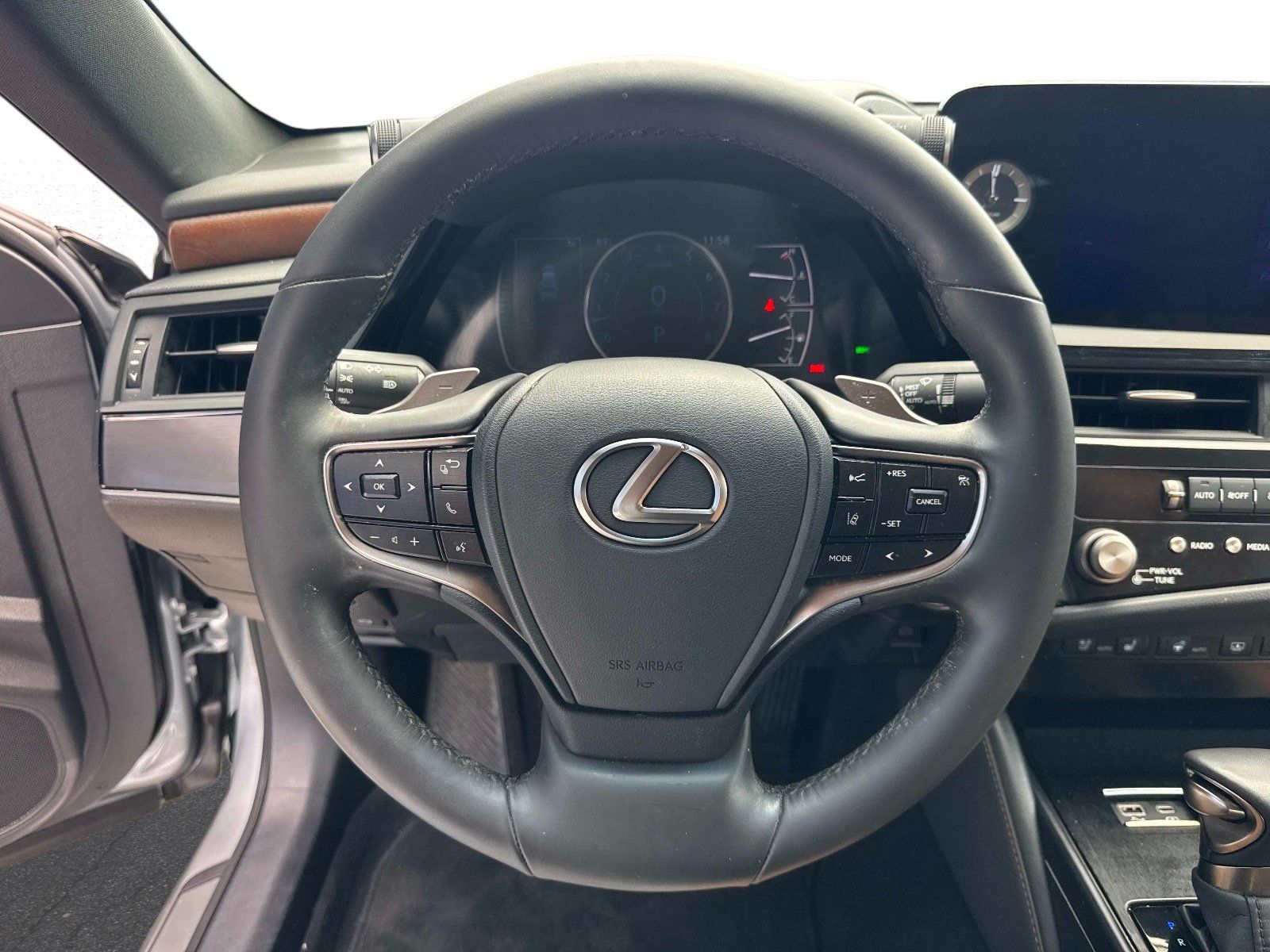 Used 2024 Lexus ES 350 w/ Premium Package FWD image 27