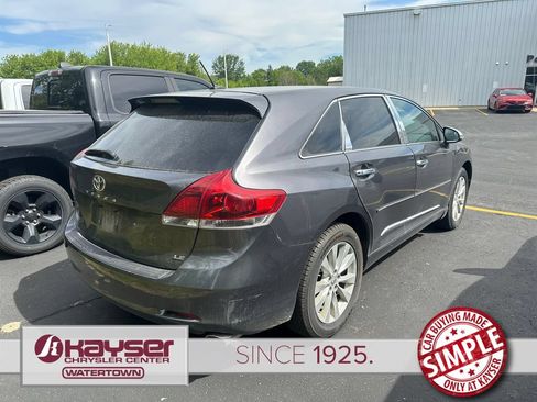 Used 2015 Toyota Venza LE w/ Four Season Floor Mat Package FWD image 4