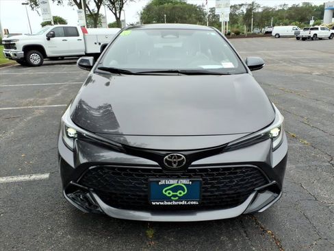 Used 2025 Toyota Corolla SE w/ SE Package FWD image 2