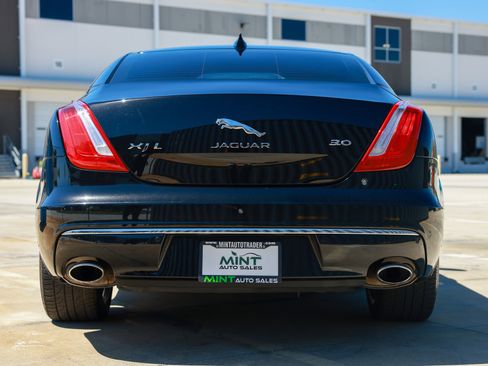 Used 2017 Jaguar XJ L Portfolio RWD image 11