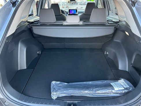 Used 2025 Toyota RAV4 XLE image 46