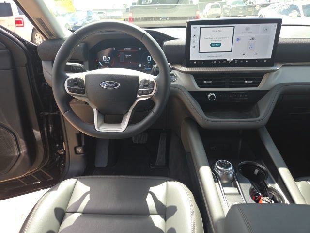 Used 2026 Ford Explorer Active w/ Active Comfort Package RWD image 7