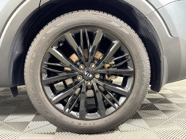 Used 2021 Kia Telluride SX w/ Towing Package FWD image 52