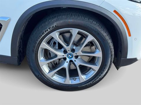 Certified 2025 BMW X5 xDrive50e w/ Premium Package image 7