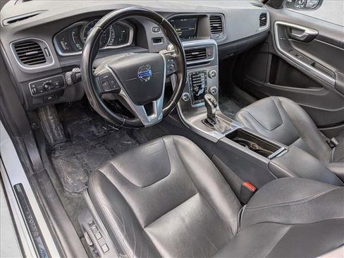 Used 2016 Volvo V60 T5 Premier FWD image 10