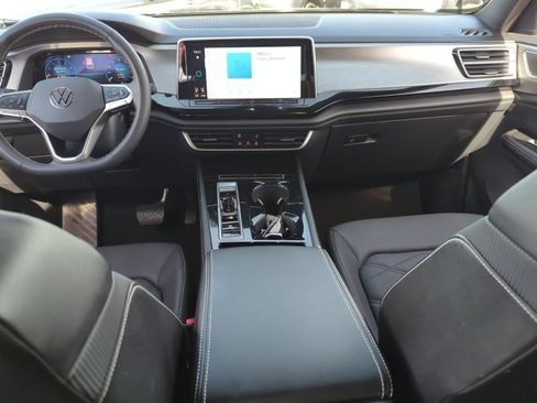 Certified 2024 Volkswagen Atlas Cross Sport SE image 19