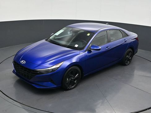 Used 2023 Hyundai Elantra SEL FWD image 15