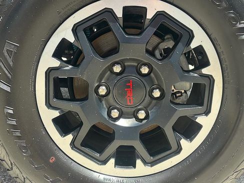 Certified 2025 Toyota Tacoma Limited AWD/4WD image 33